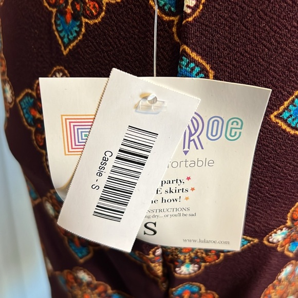 LulaRoe NWT Cassie comfy pencil skirt great for Xmas work night out size small - Picture 3 of 3